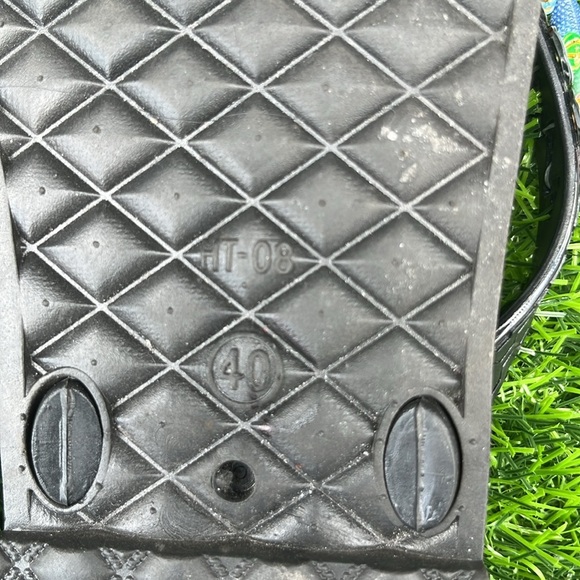 Black Beaded Flip Flops size 9.5 - Picture 7 of 9